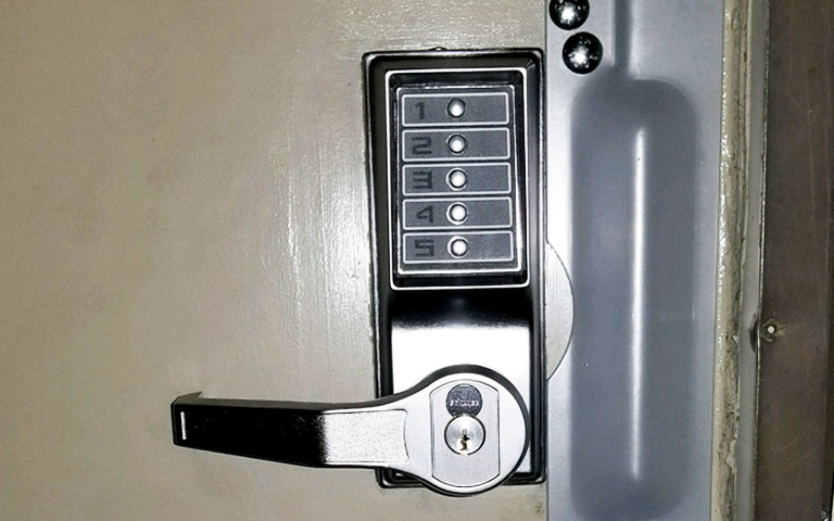 Charlotte mobile locksmith provide 24 hour service in Charlotte, NC